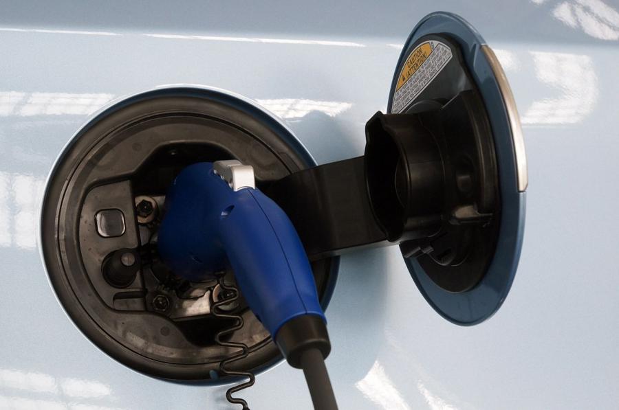  Toyota Prius Plug-In Hybrid 2012 года  (фото 66 из 75)